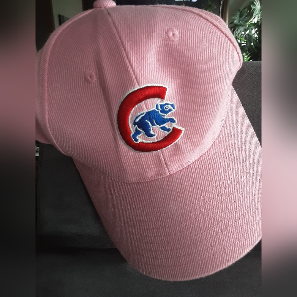 WOMENS PINK CUBS CAP